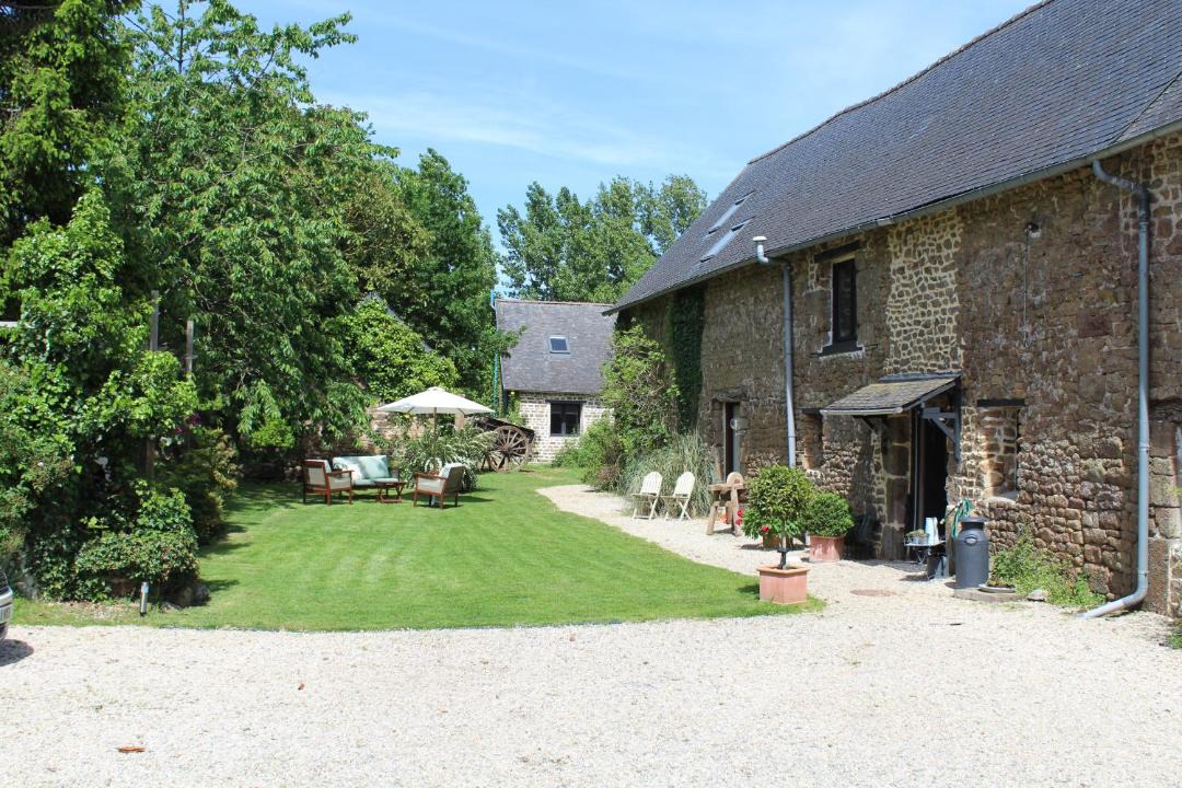 Photo of Buildings in Larchamp