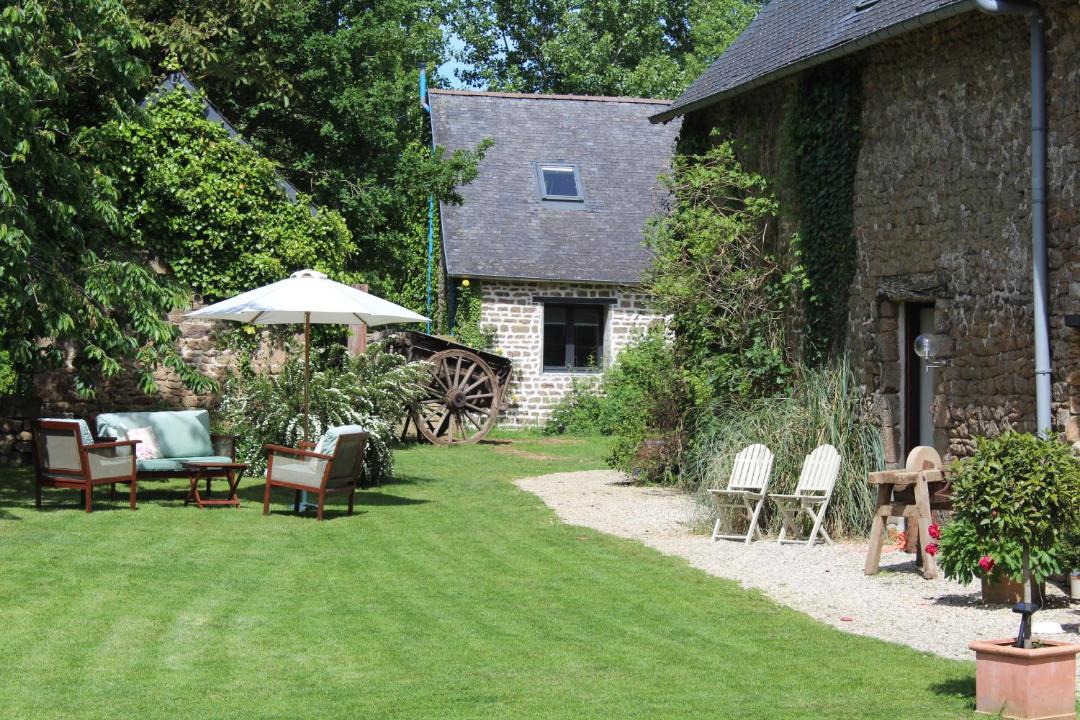 Photo of Buildings in Larchamp