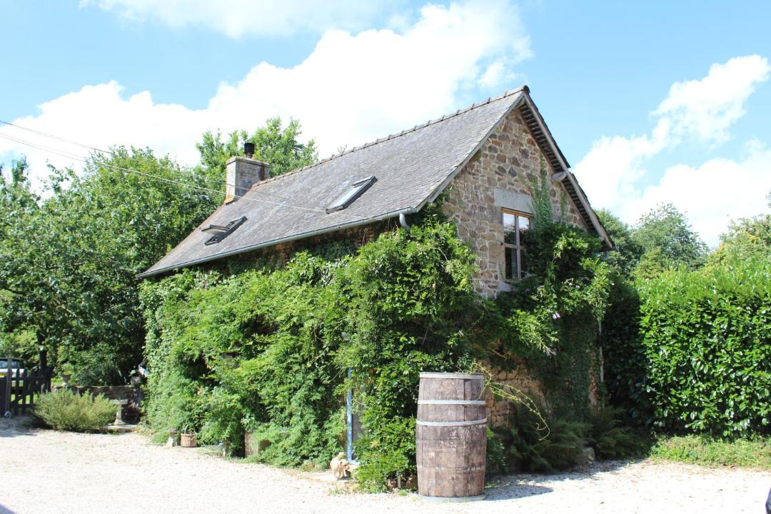 Photo of Buildings in Larchamp