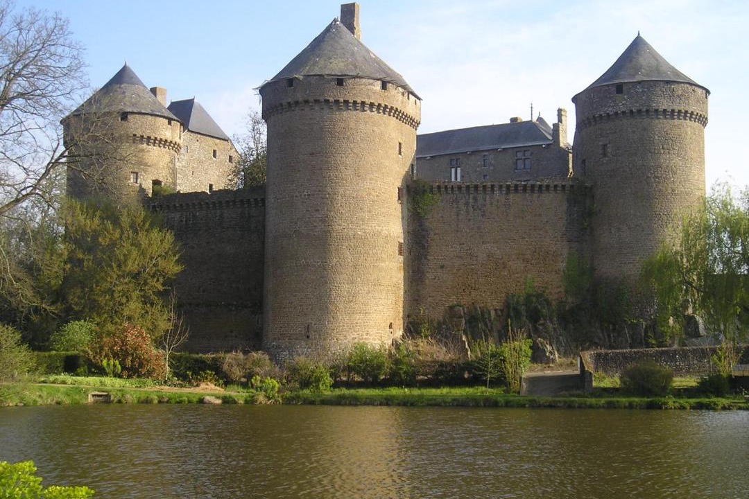 Photo of Buildings in Niort-la-Fontaine