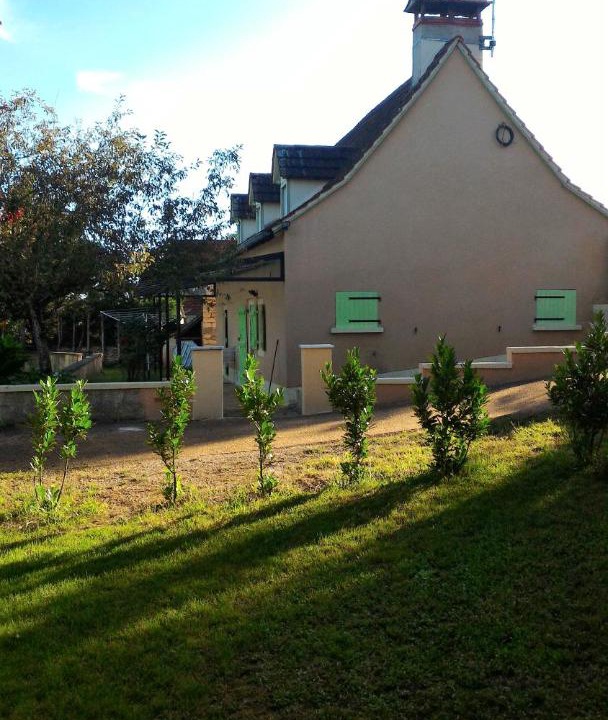 Photo of Buildings in Issendolus