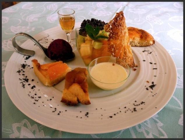 Photo of Others in Cieux