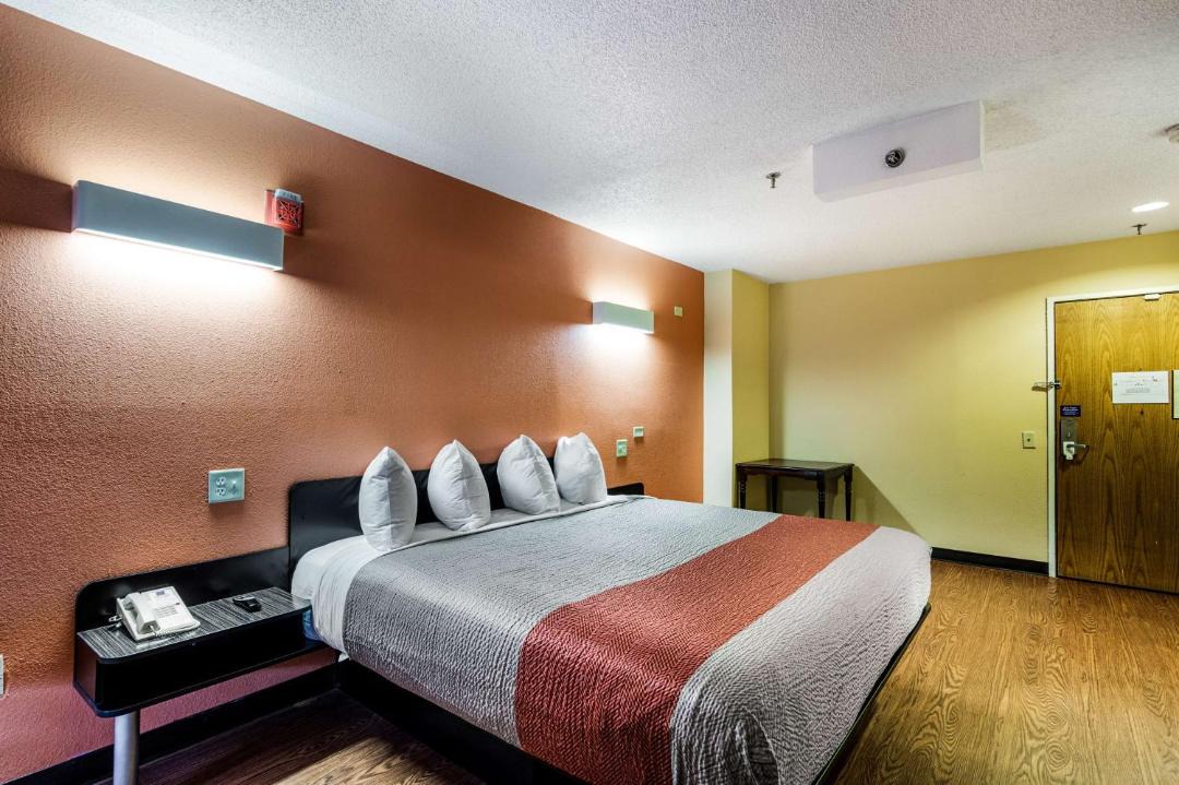Photo of Bedroom in Libertyville