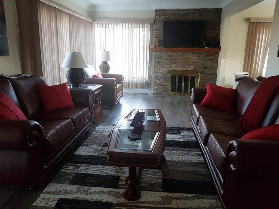 Photo of Livingroom in Downtown Gatineau