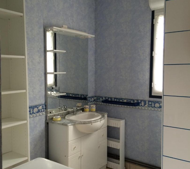 Photo of Bathroom in Saint-Laurent-sur-Mer