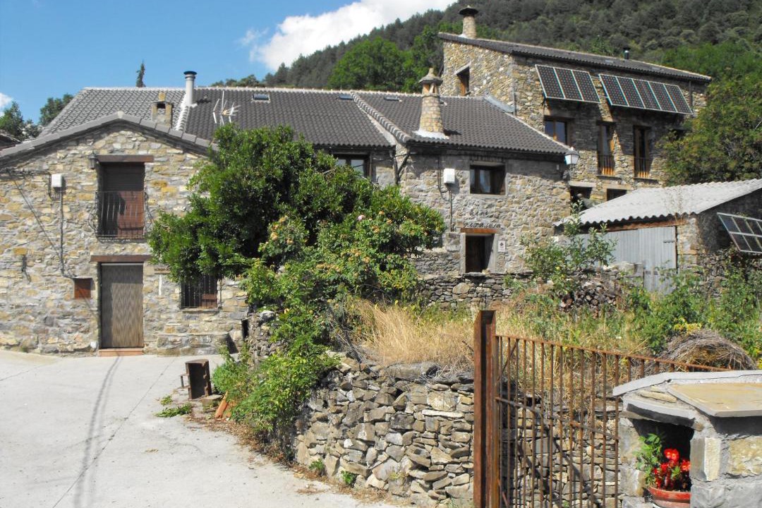 Photo of Buildings in Vio