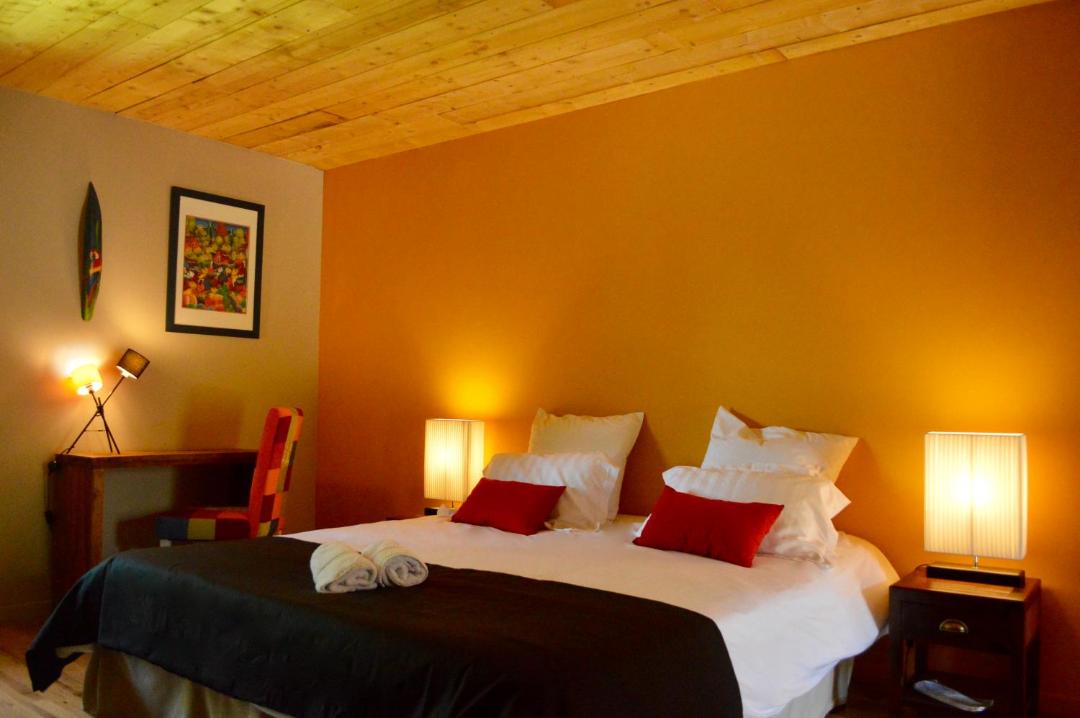 Photo of Others in Pons