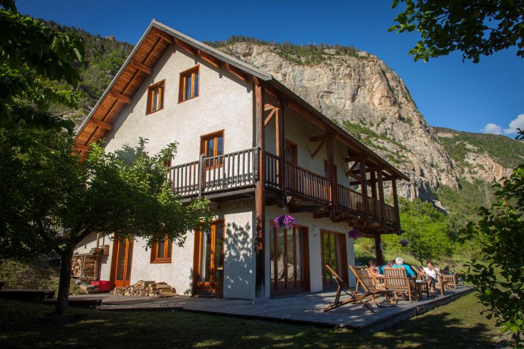 Photo of Buildings in Les Vigneaux