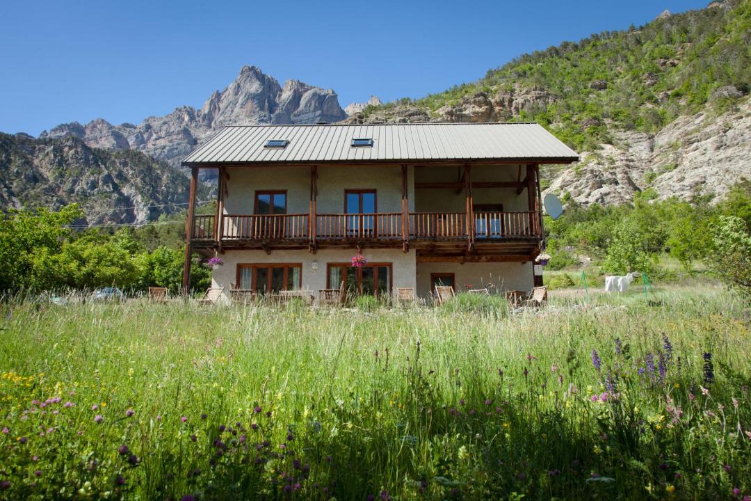 Photo of Buildings in Les Vigneaux