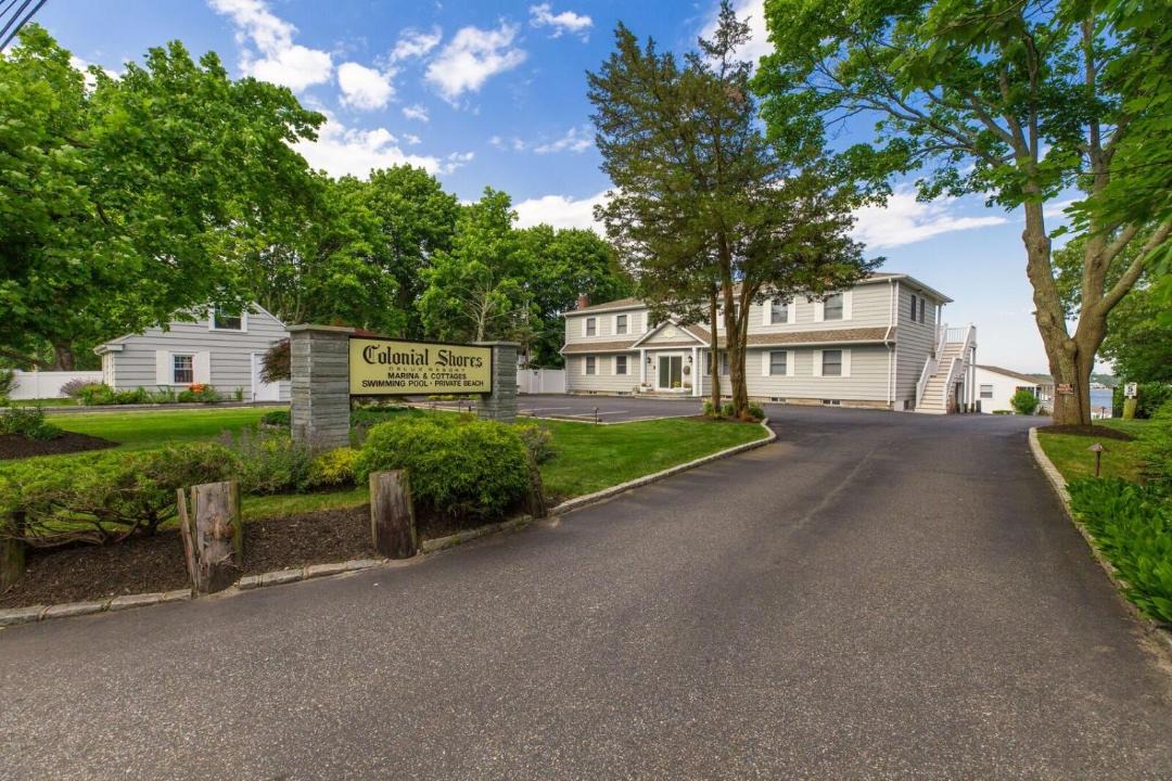 Photo of Buildings in Hampton Bays