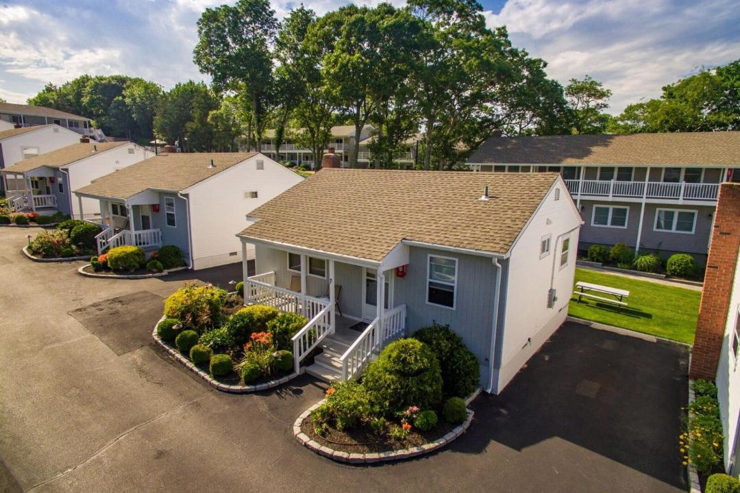 Photo of Buildings in Hampton Bays