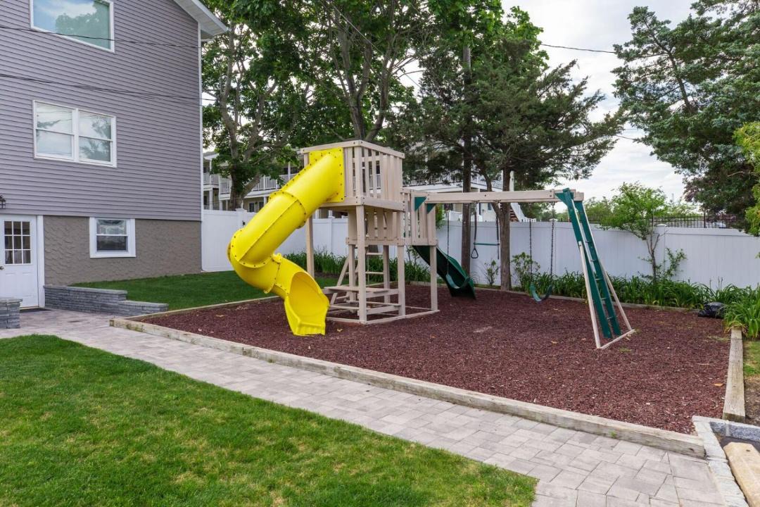 Photo of Buildings in Hampton Bays