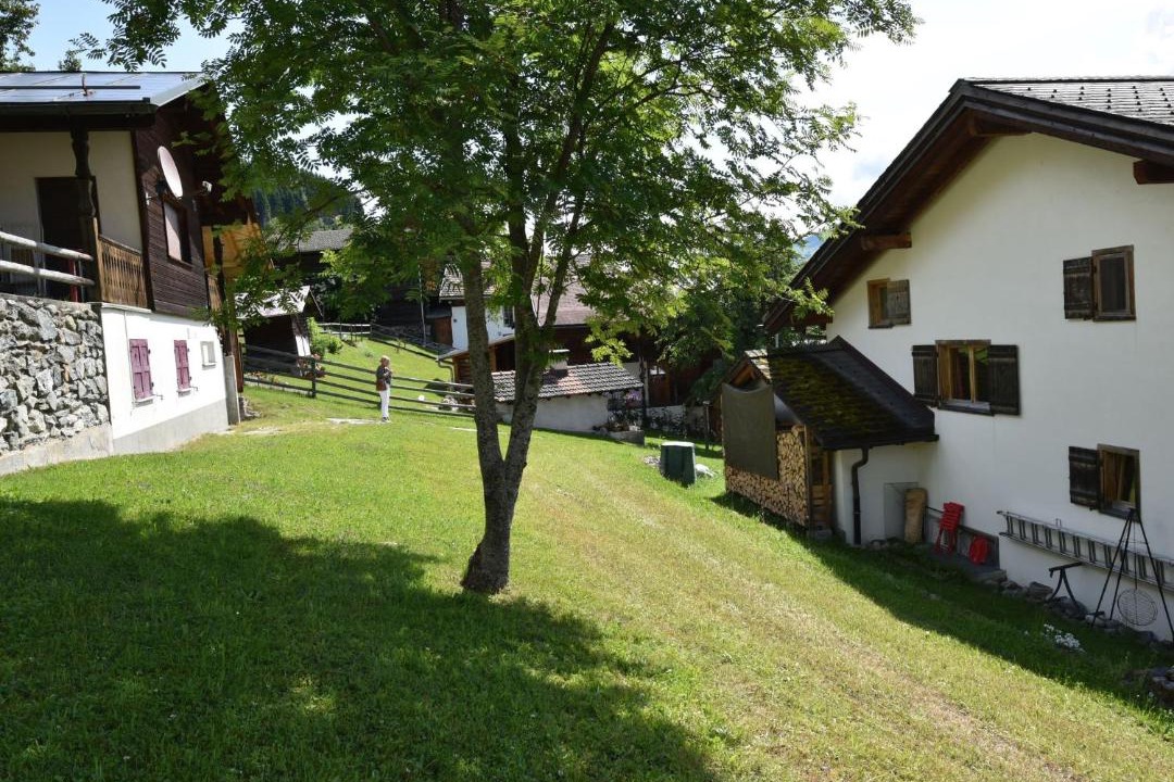 Photo of Buildings in Tavanasa