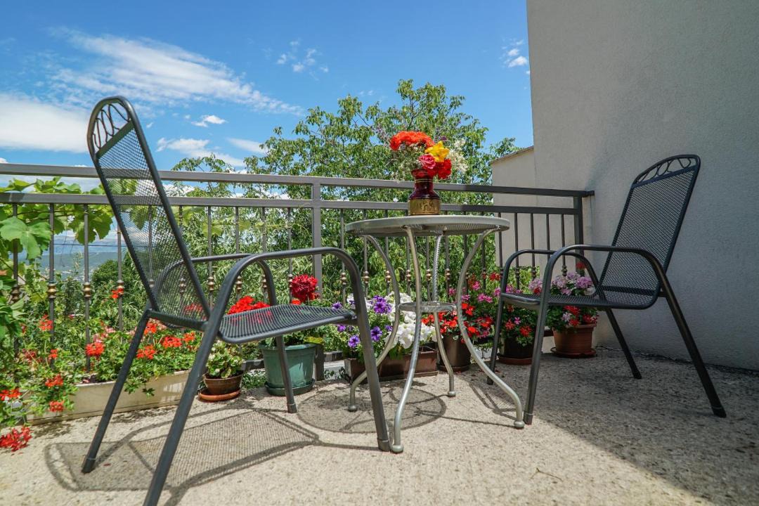 Photo of Patio Balcony in Grubine