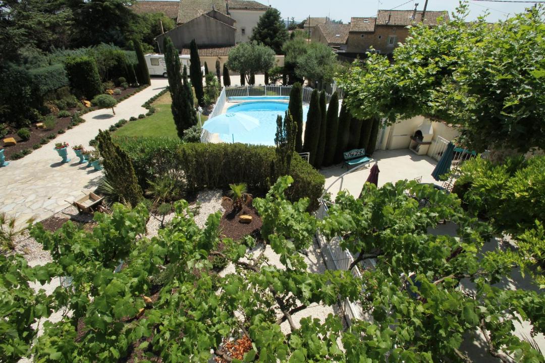 Photo of Outdoor in Suze-la-Rousse