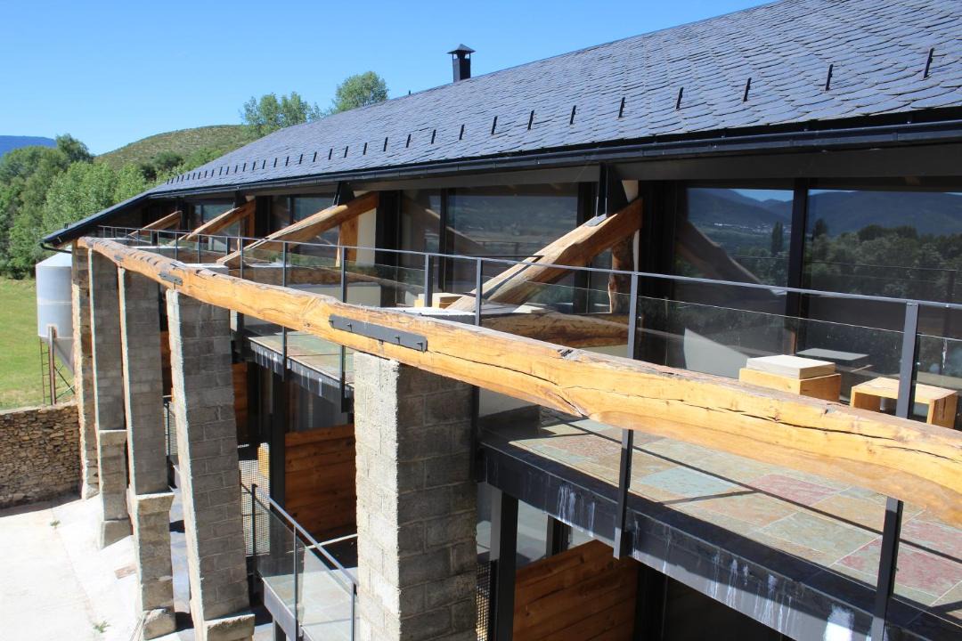 Photo of Buildings in Isovol