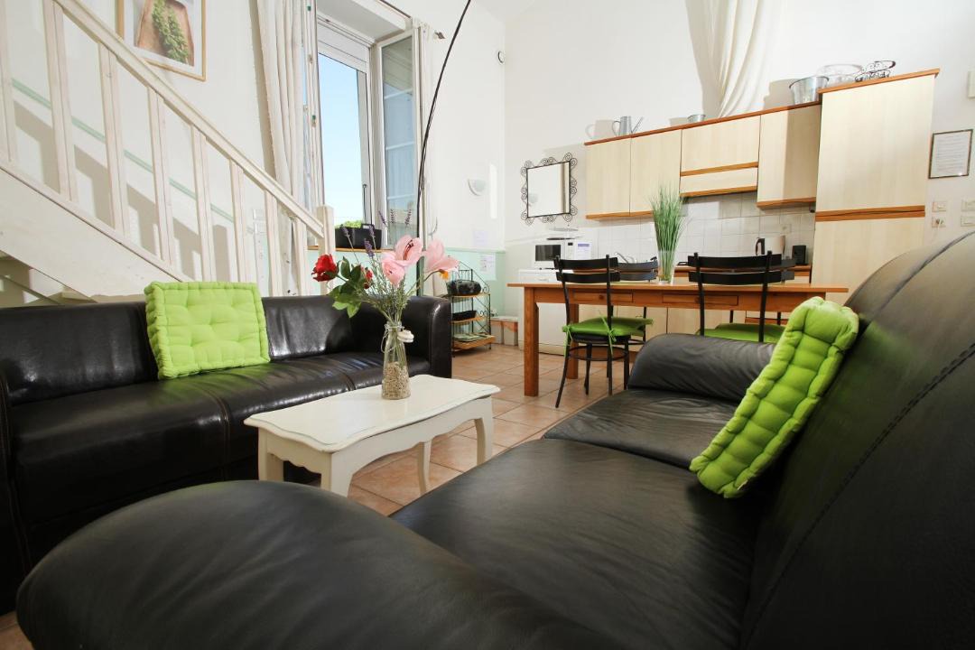 Photo of Livingroom in Suze-la-Rousse