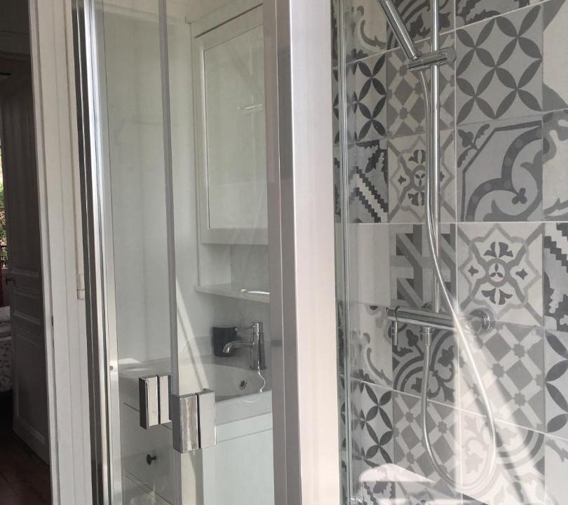 Photo of Bathroom in Avize