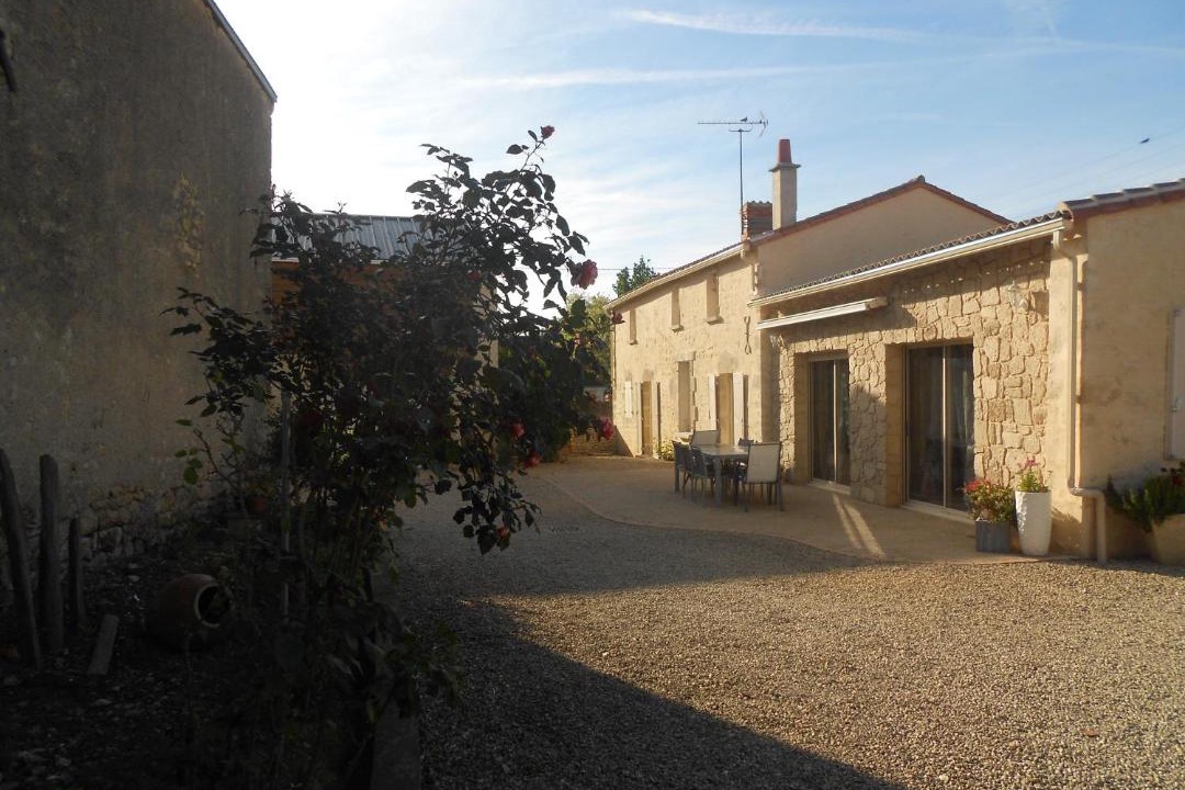 Photo of Buildings in Taize-Maulais