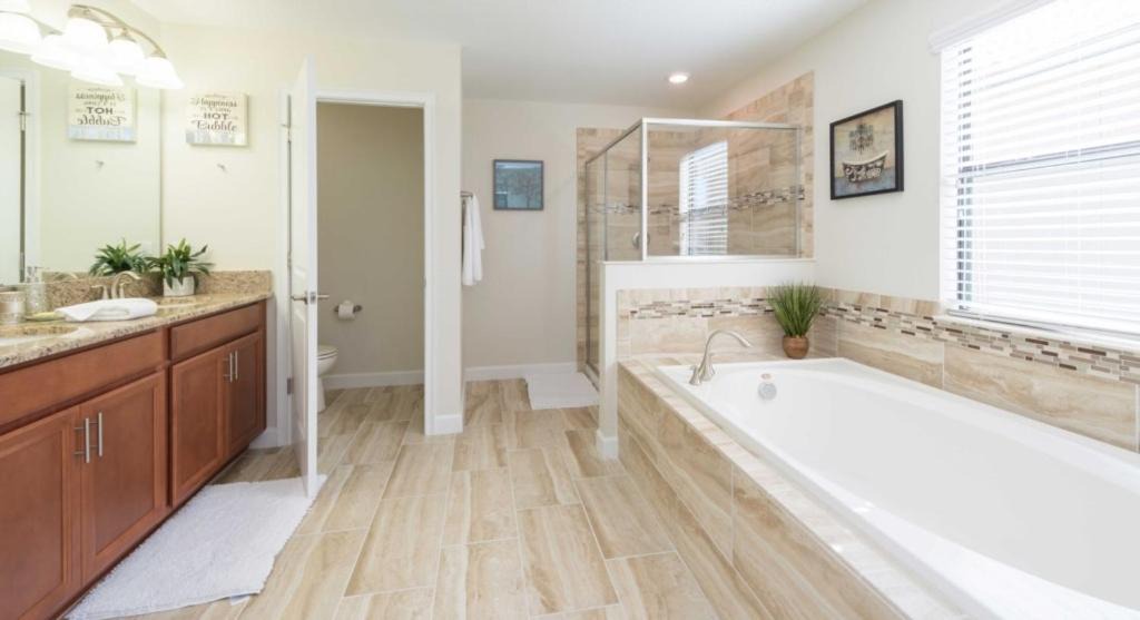 Photo of Bathroom in Ridgewood Lakes