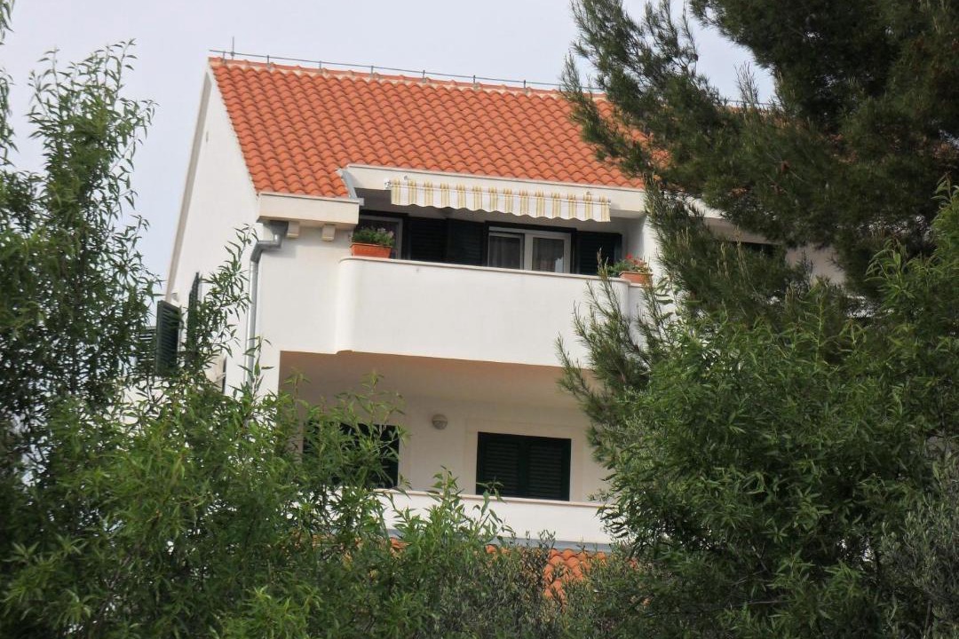 Photo of Buildings in Cove Makarac (Milna)