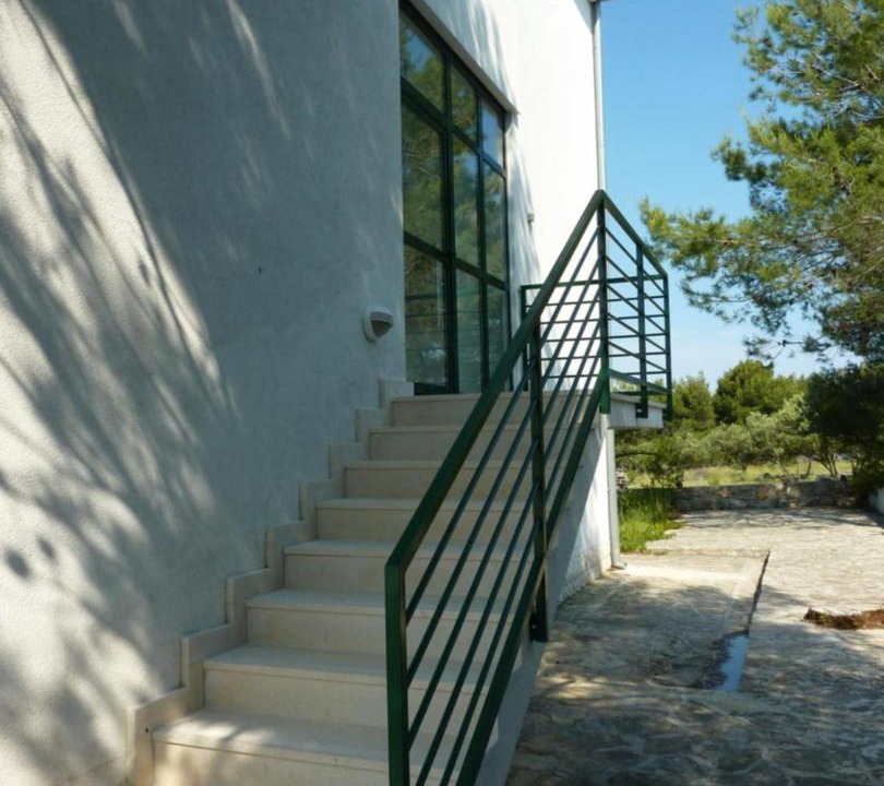 Photo of Buildings in Cove Makarac (Milna)