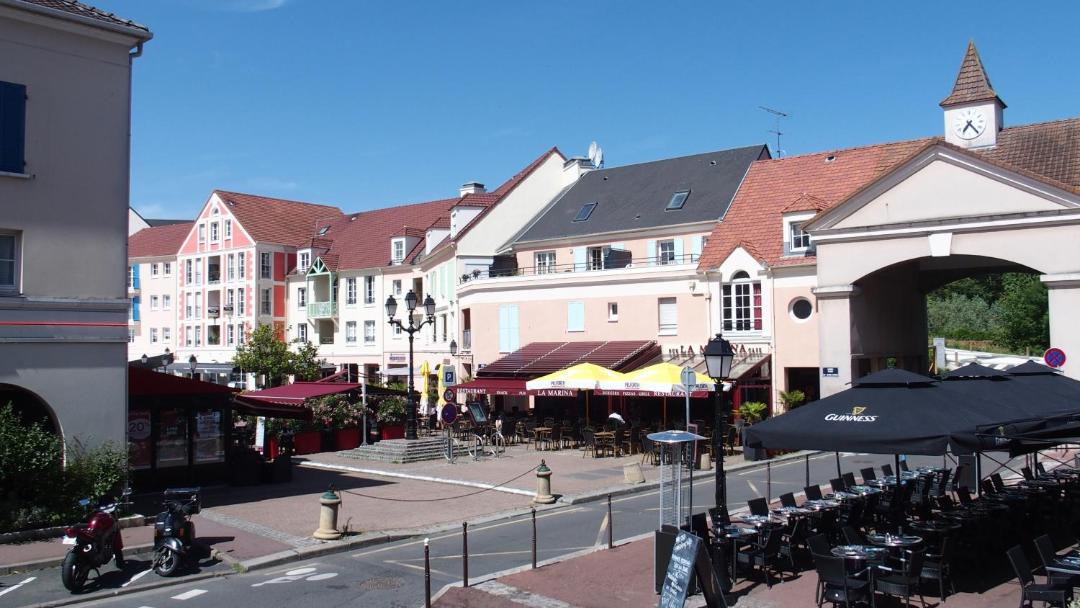 Photo of Others in Cergy