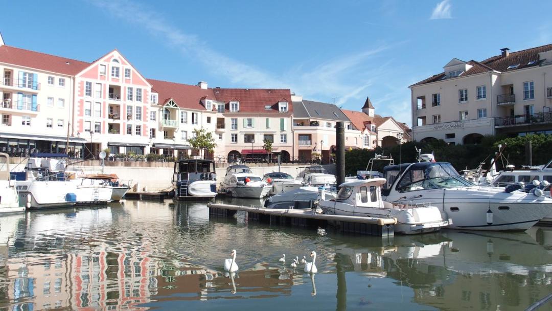 Photo of Others in Cergy