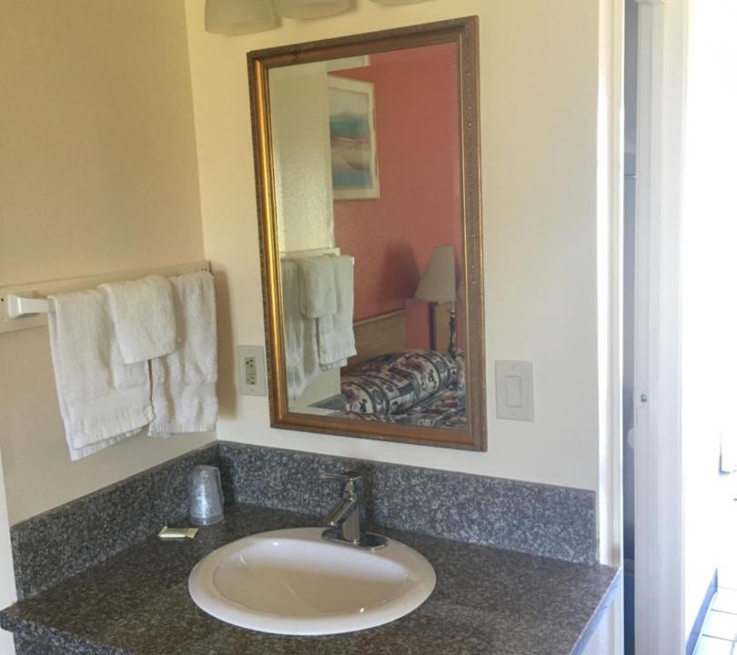 Photo of Bathroom in Woodburn