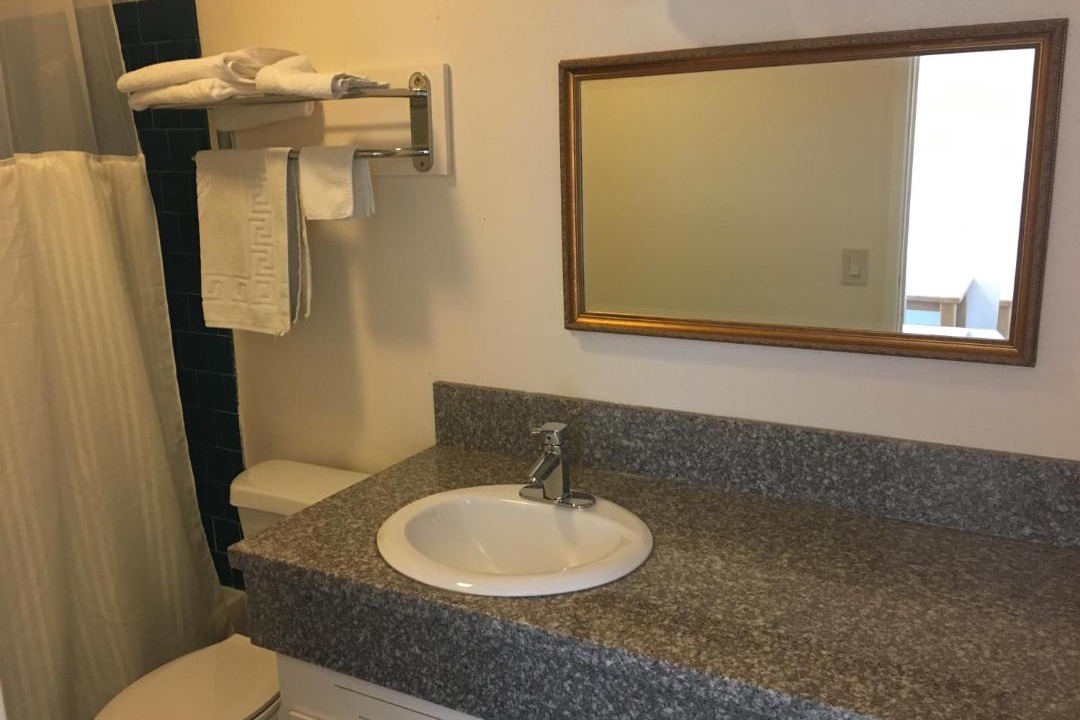 Photo of Bathroom in Woodburn