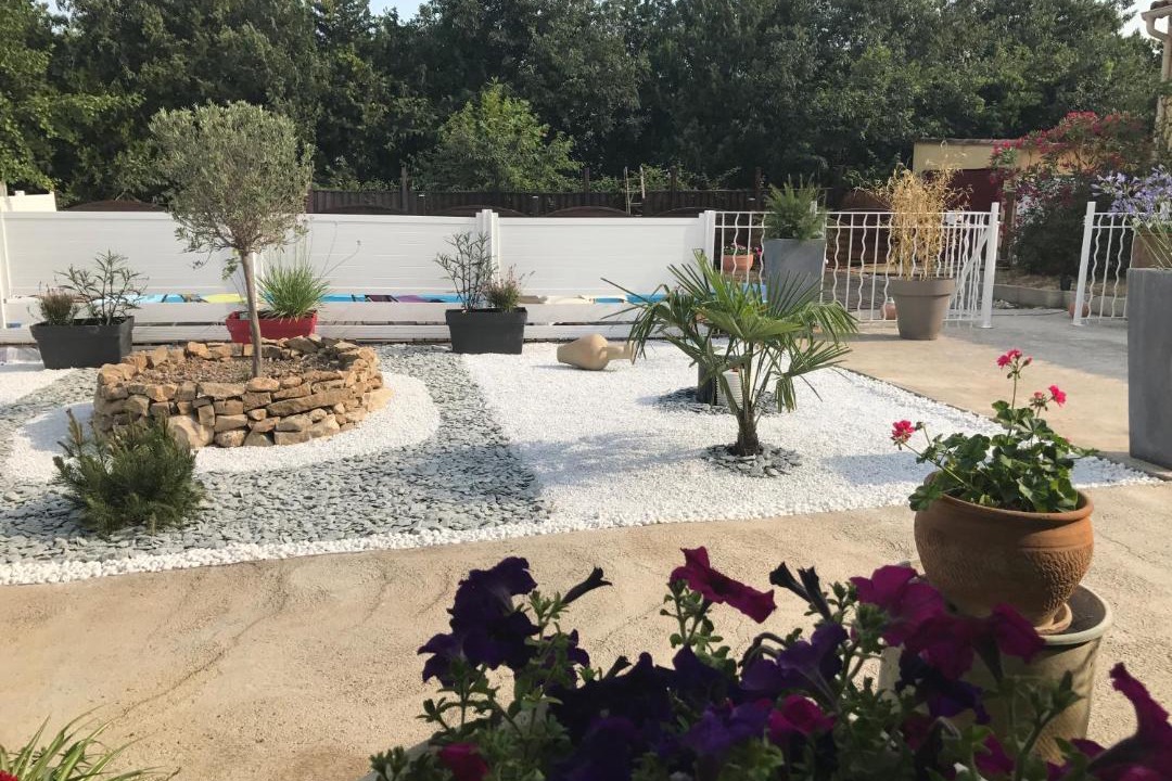 Photo of Others in Lunel-Viel