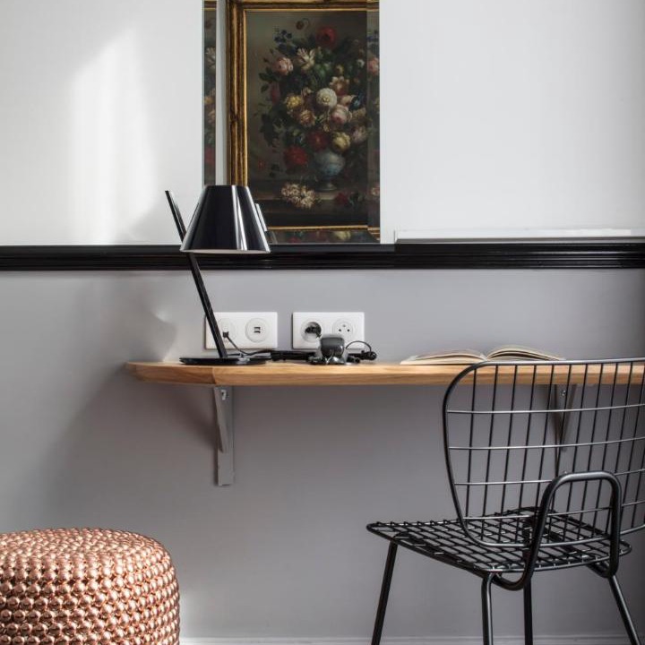 Photo of Others in Vivienne