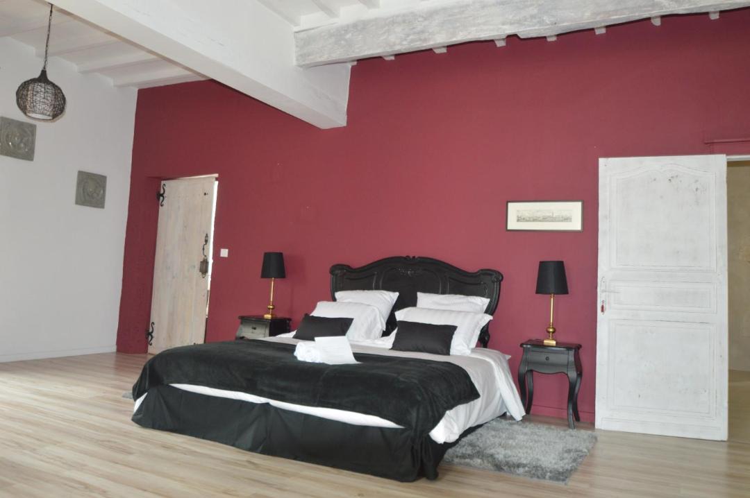 Photo of Others in Pons