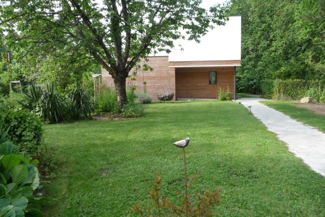 Photo of Others in Ferel