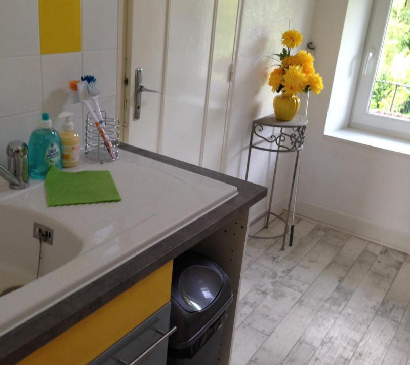 Photo of Others in Renaze