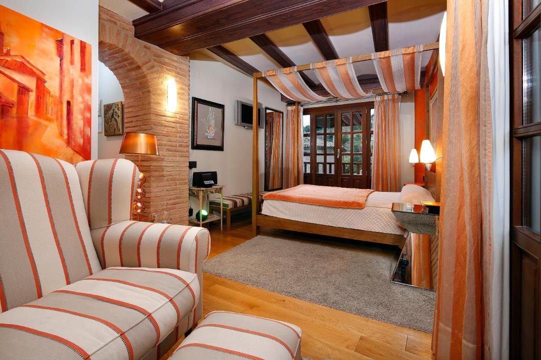 Photo of Others in Alquezar
