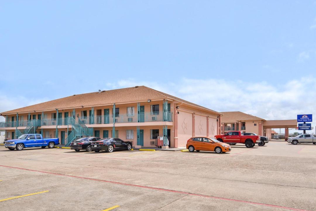Photo of Others in Clute