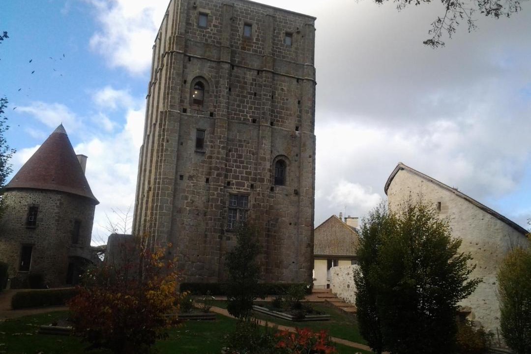 Photo of Buildings in Huriel