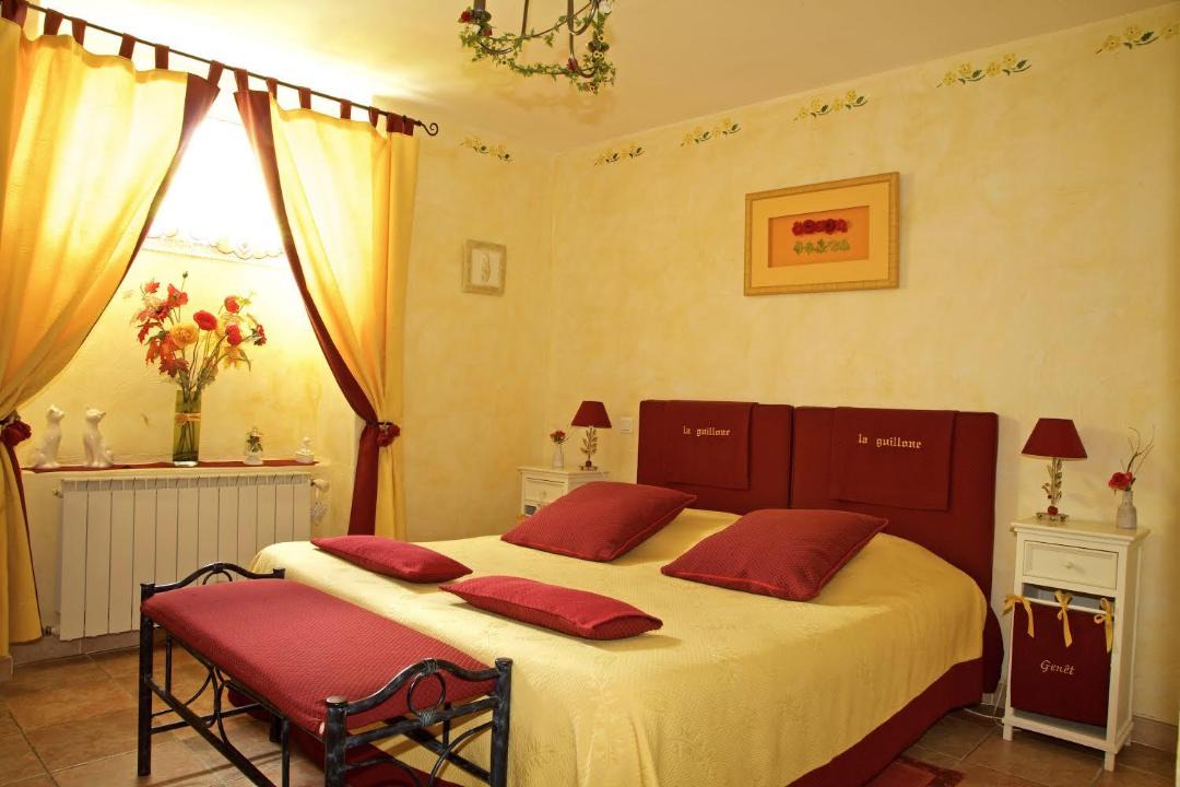 Photo of Bedroom in Murs