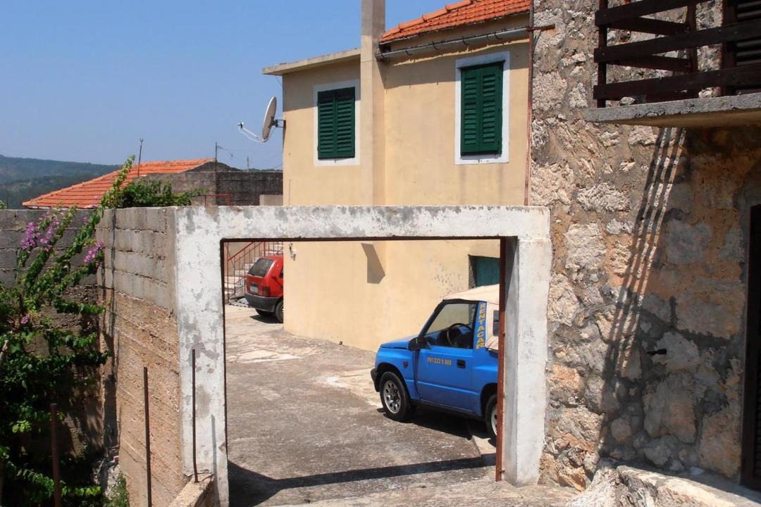 Photo of Others in Vrisnik