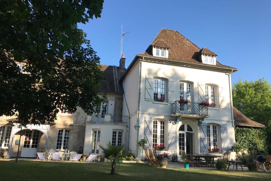 Photo of Buildings in Bellicart