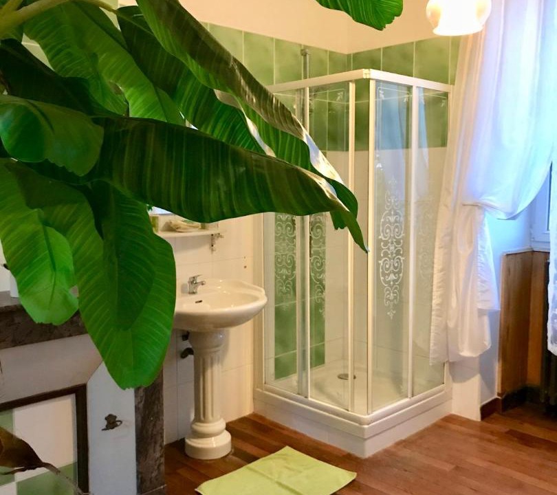 Photo of Bathroom in Chateau-Gontier