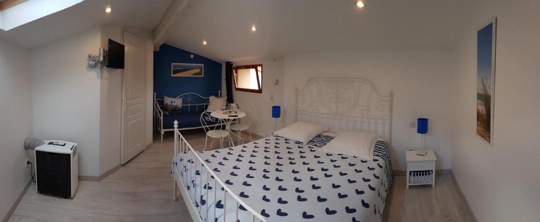 Photo of Others in Lamarque