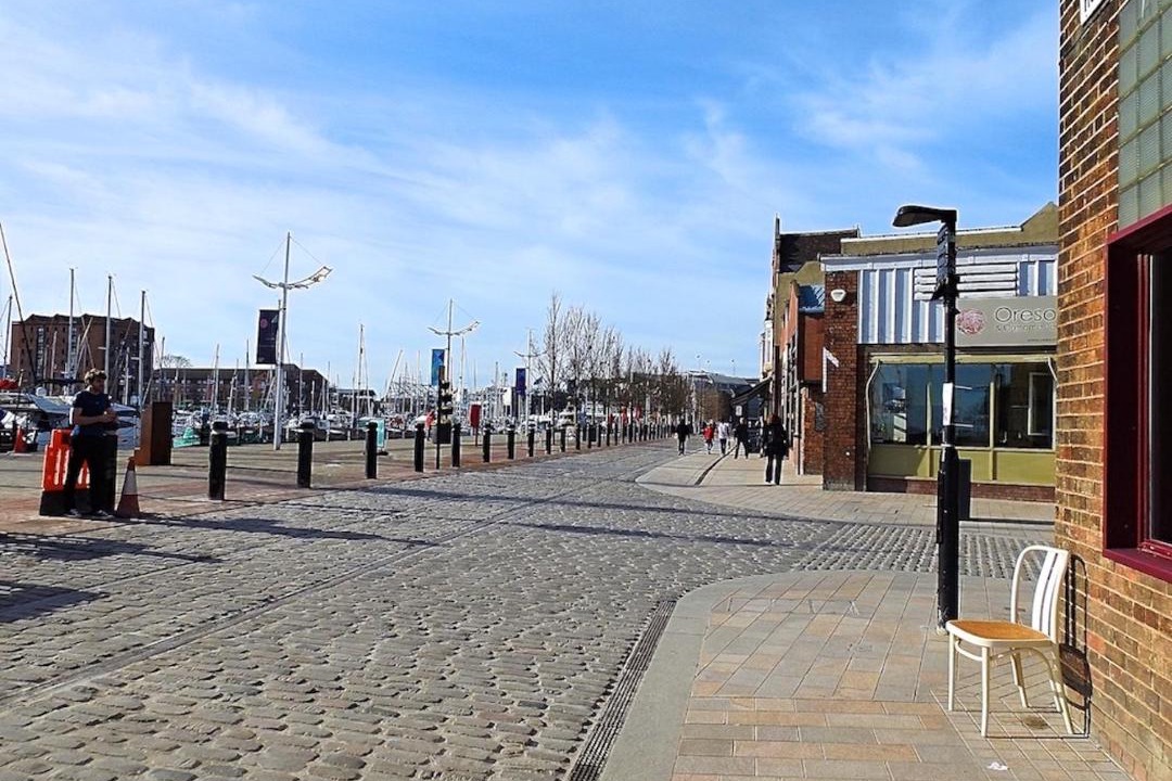 Photo of Buildings in Hull