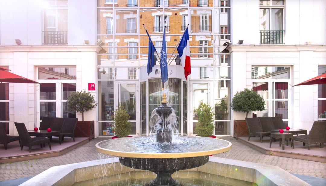 Photo of Others in Montparnasse