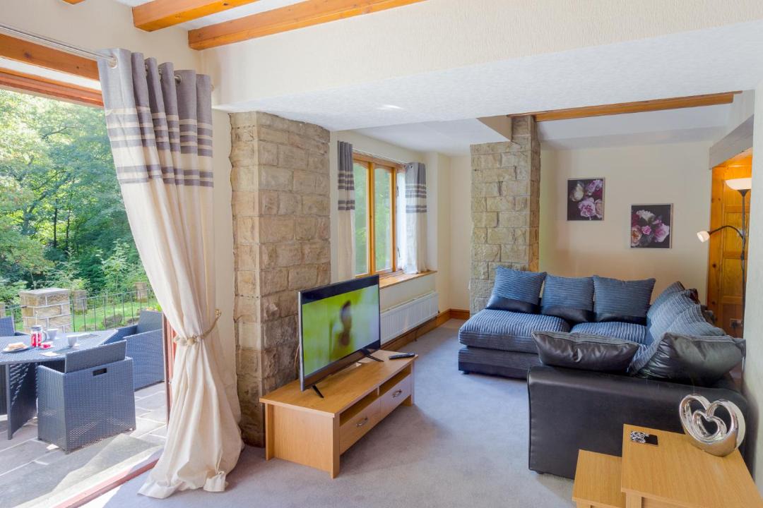 Photo of Others in Hoylandswaine