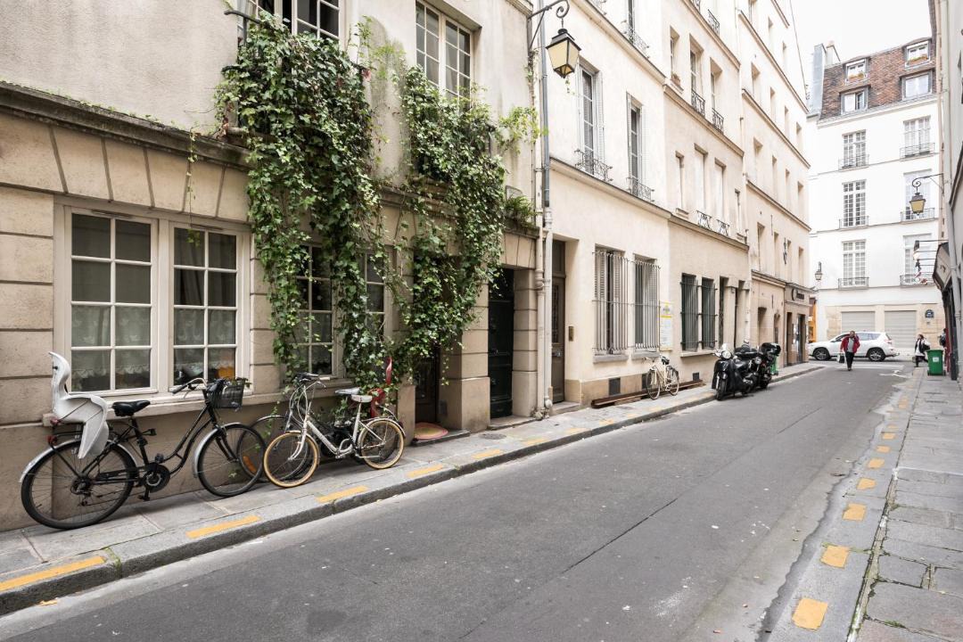 Photo of Buildings in Les Iles