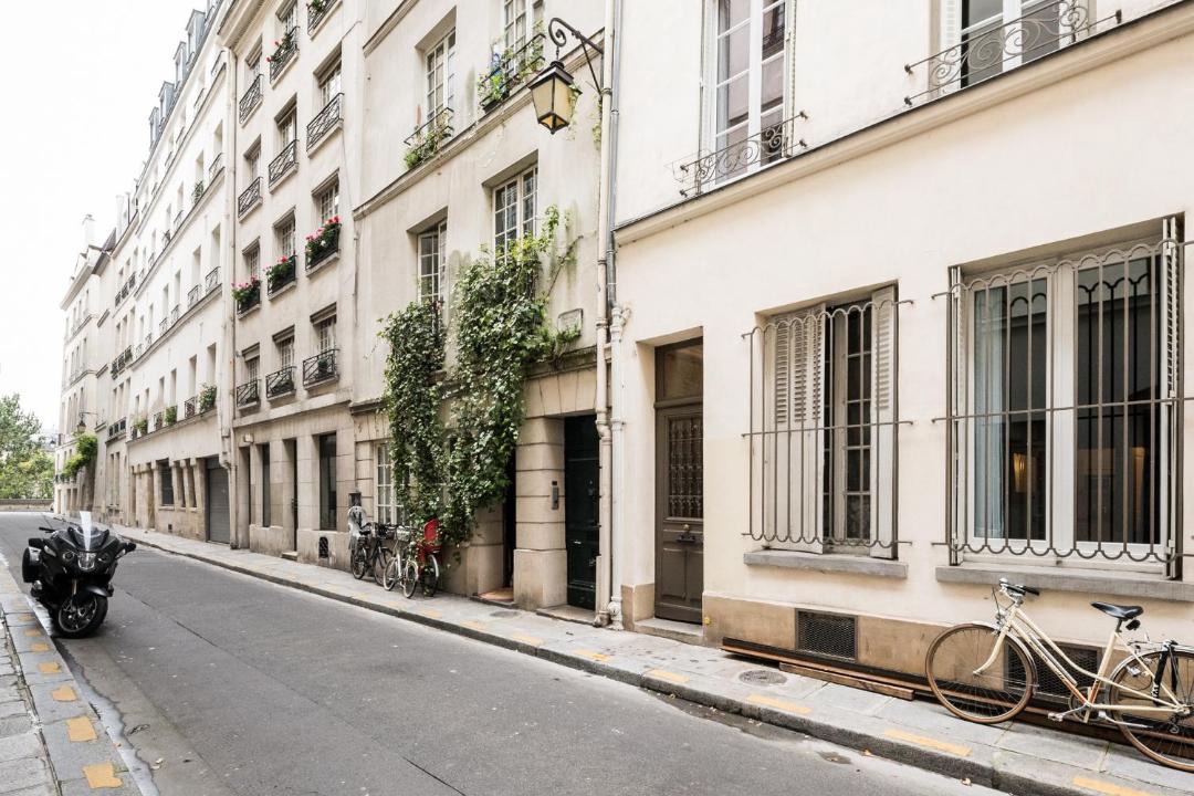 Photo of Buildings in Les Iles