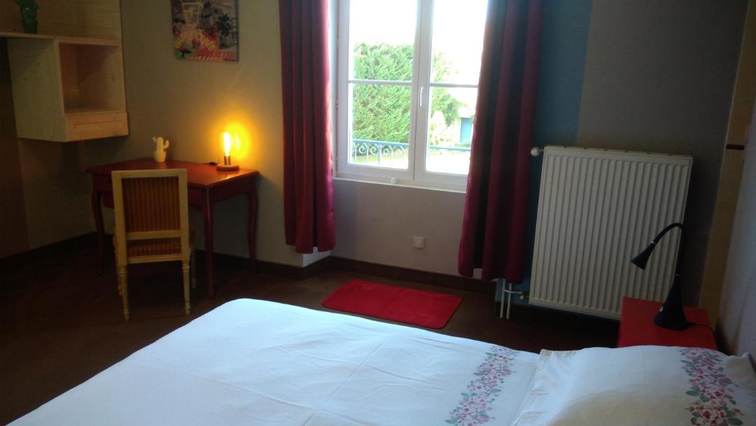 Photo of Bedroom in Neuville-de-Poitou