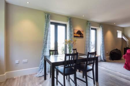 Photo of Others in North Oakley